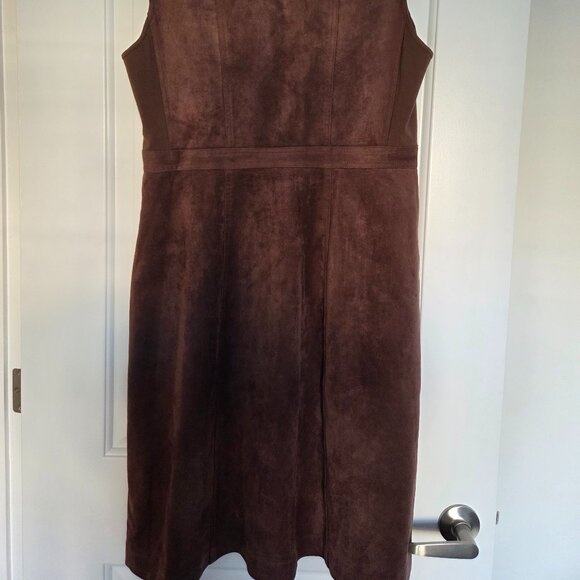 BCBG MaxAzria sleeeveless brown faux suede dress zippered with pockets. Size L - Picture 5 of 6